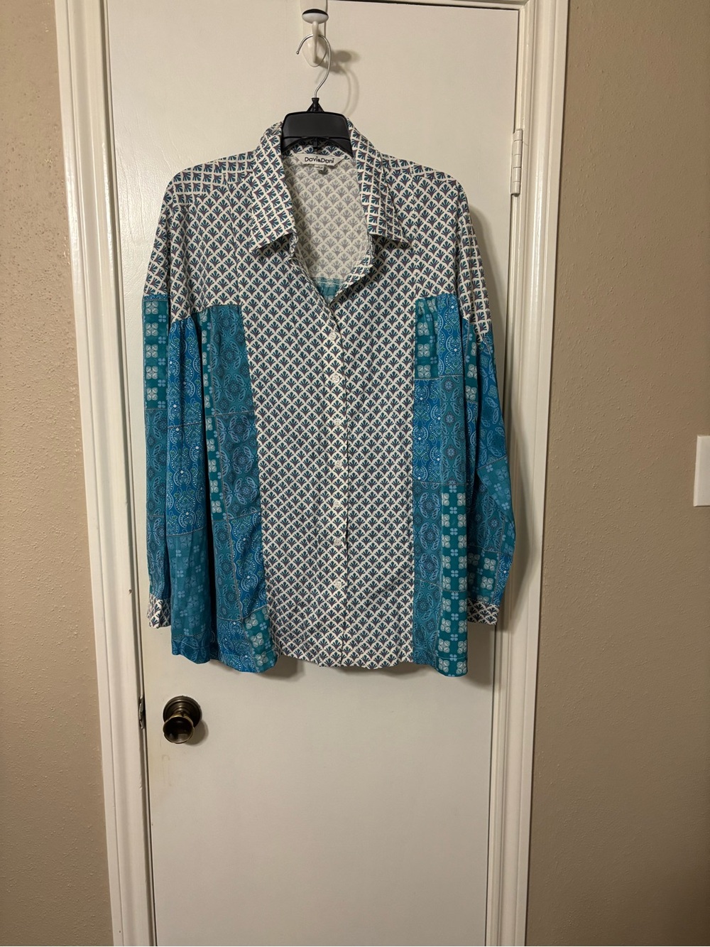 DAVI & DANI White and Teal Patchwork Button-Up Blouse -L